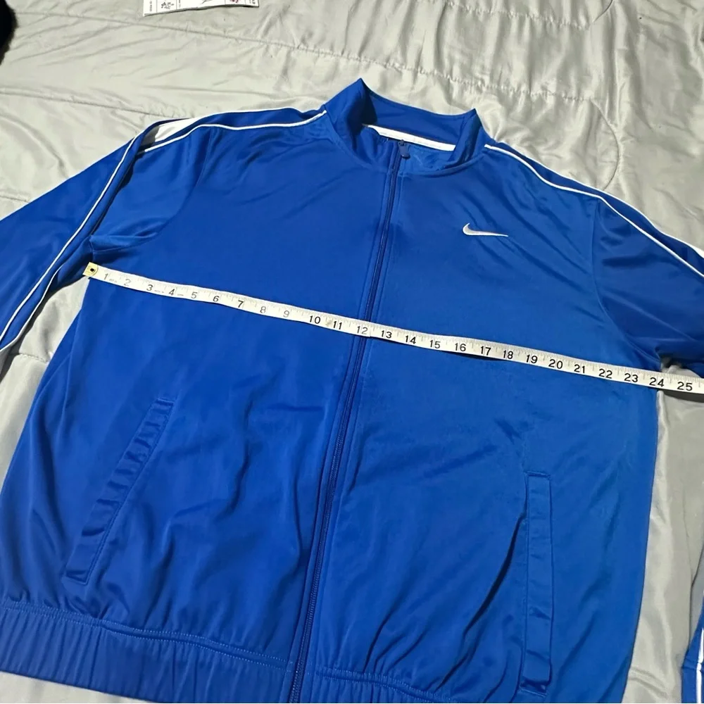 Nike Men’s M Full Zip Blue White Stripes Track Jacket Streetwear Casual Style